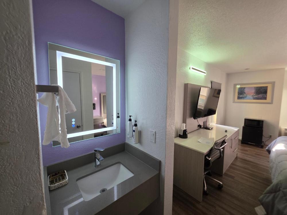 Standard King Room interior